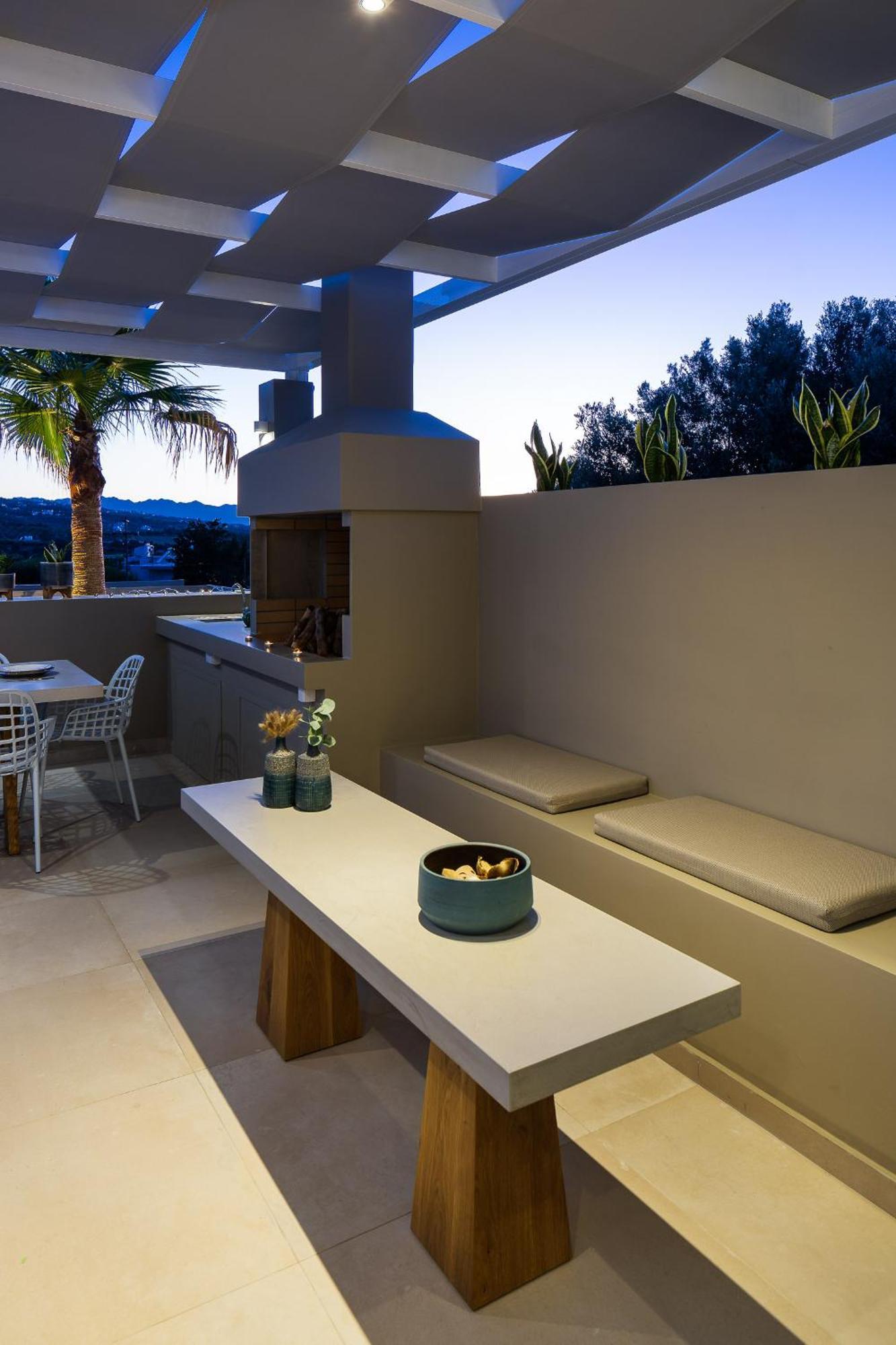 Vasilios Villa, With Pool, Gym & Close To Beach, By Thinkvilla Loutra  Ngoại thất bức ảnh