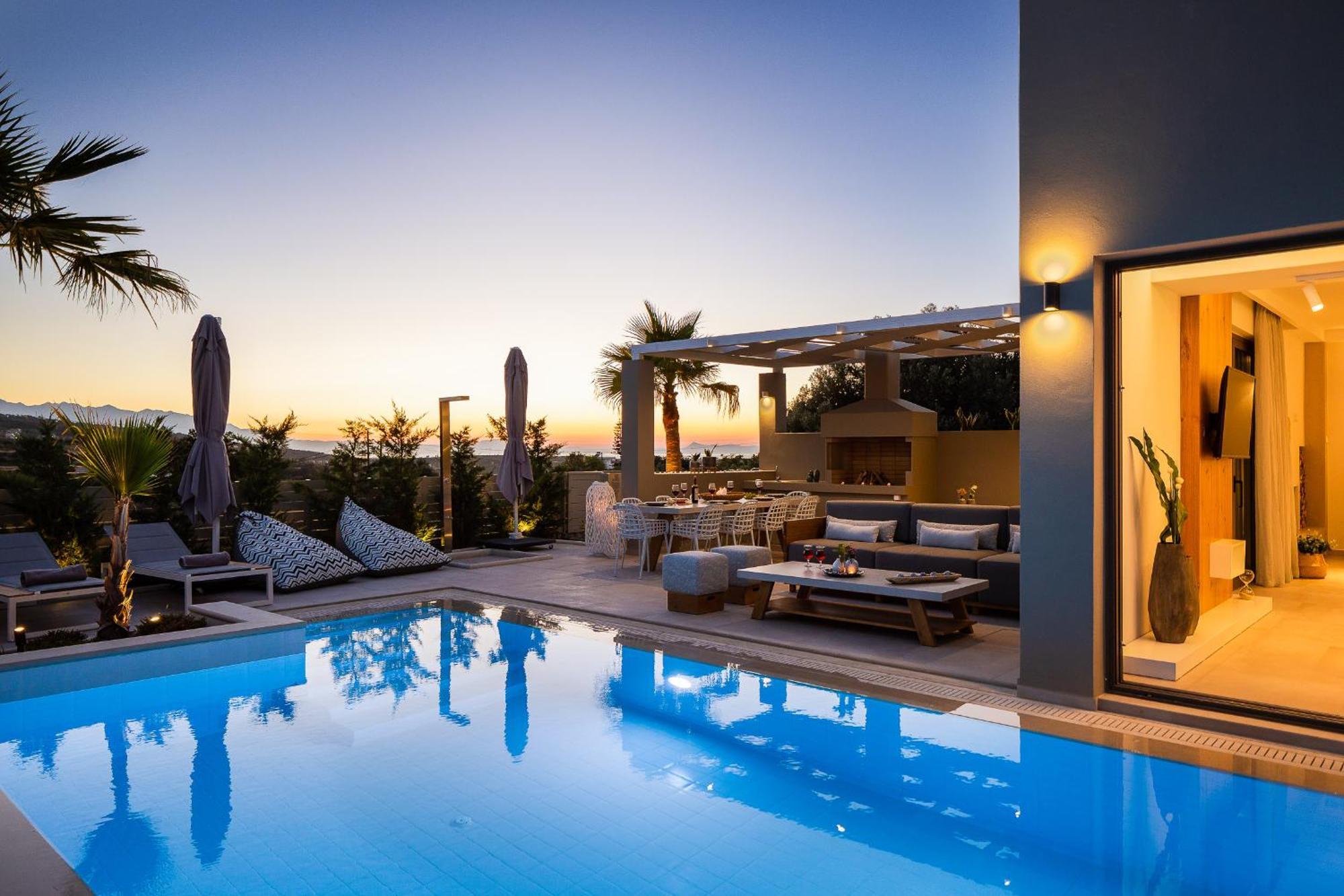 Vasilios Villa, With Pool, Gym & Close To Beach, By Thinkvilla Loutra  Ngoại thất bức ảnh