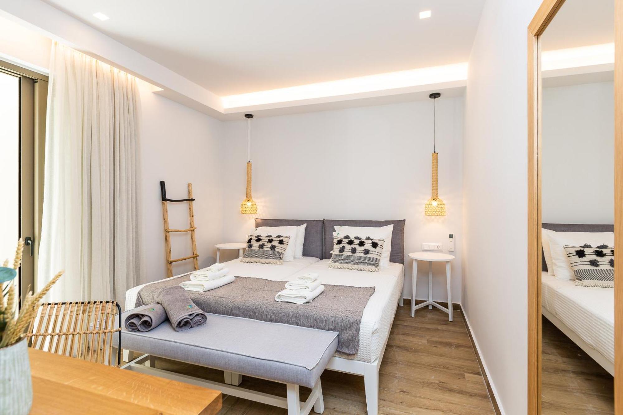 Vasilios Villa, With Pool, Gym & Close To Beach, By Thinkvilla Loutra  Ngoại thất bức ảnh