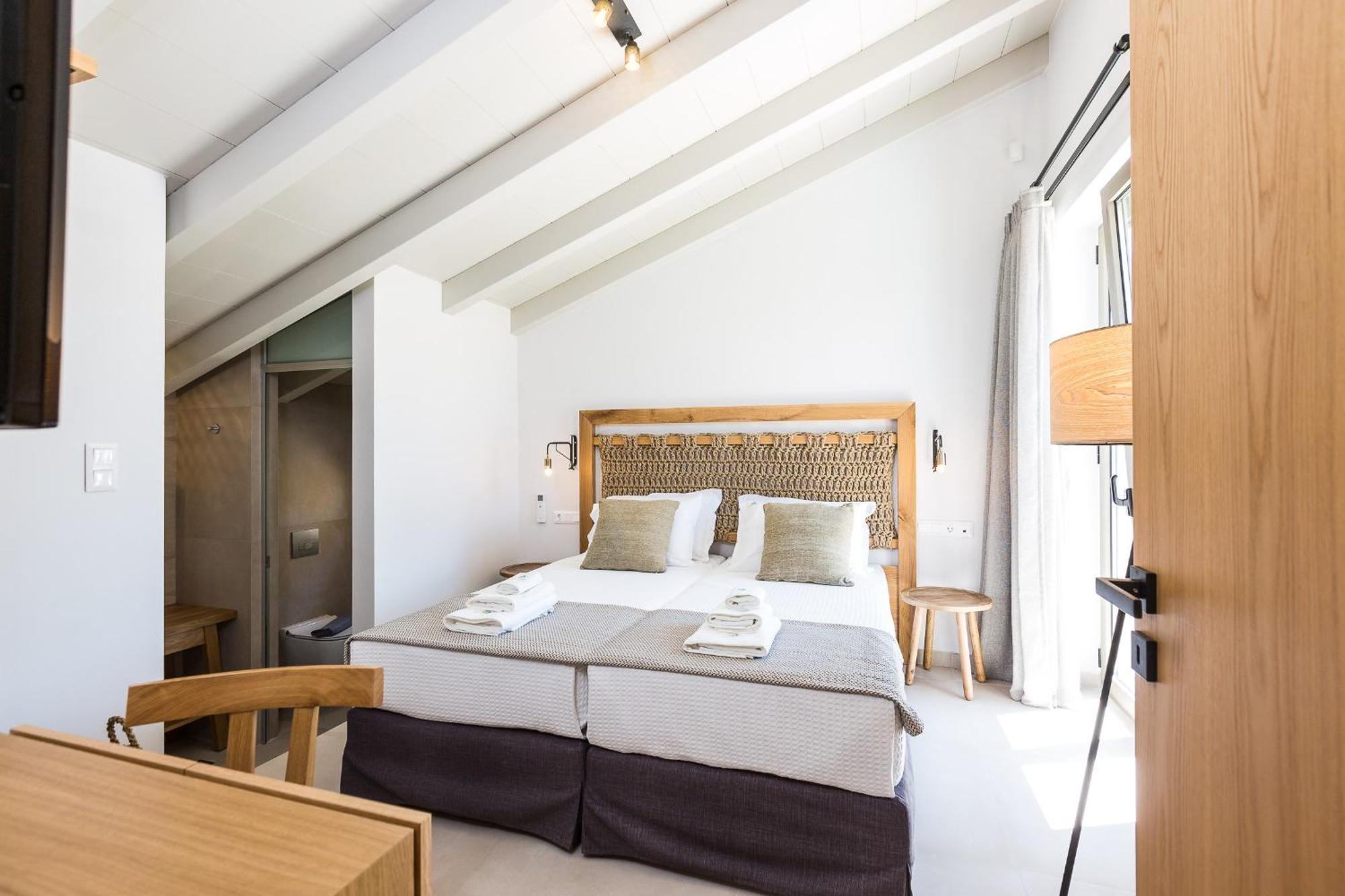 Vasilios Villa, With Pool, Gym & Close To Beach, By Thinkvilla Loutra  Ngoại thất bức ảnh