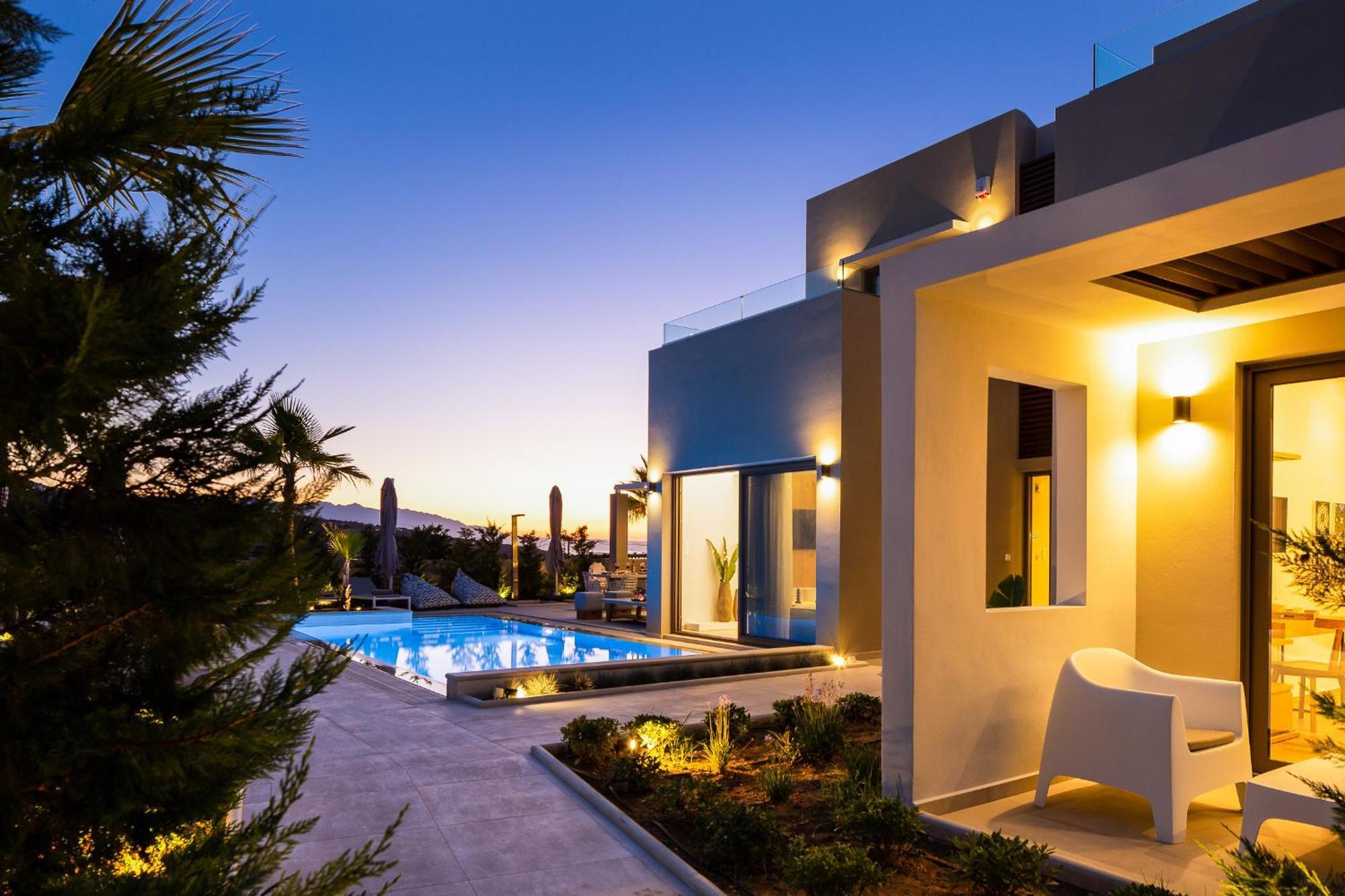 Vasilios Villa, With Pool, Gym & Close To Beach, By Thinkvilla Loutra  Ngoại thất bức ảnh