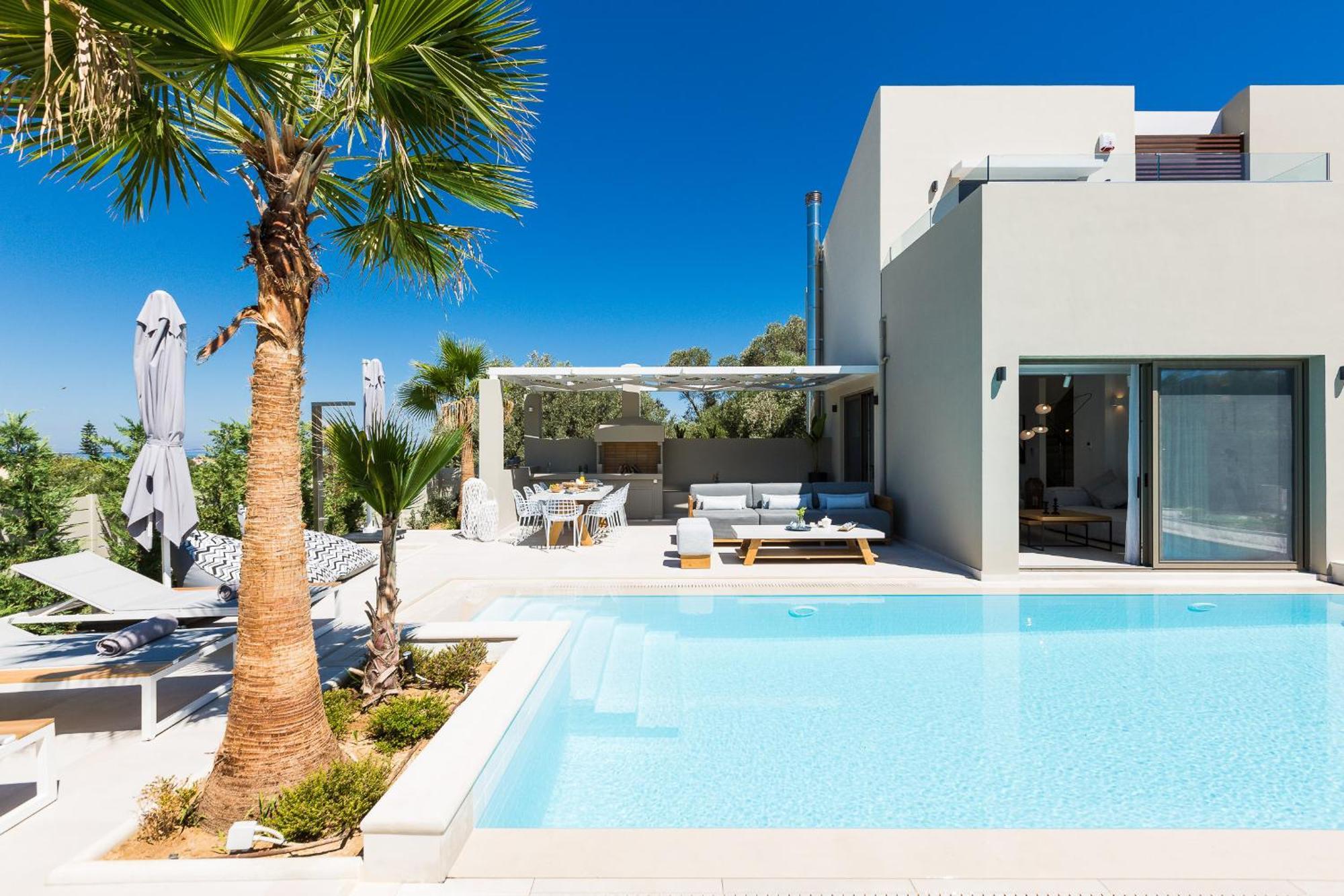 Vasilios Villa, With Pool, Gym & Close To Beach, By Thinkvilla Loutra  Ngoại thất bức ảnh